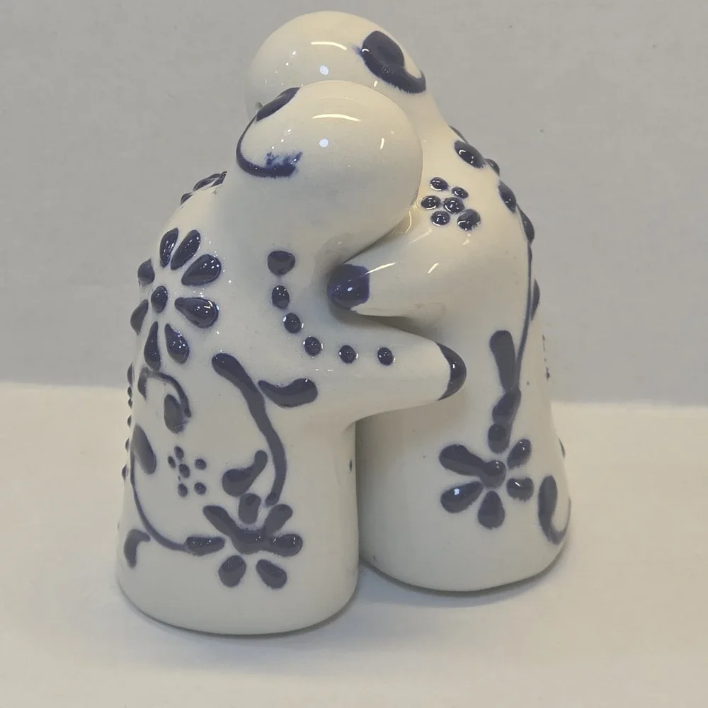 Hugging Salt And Pepper Shaker Set Ceramic Blue White Ghost Cottage Novelty Gift